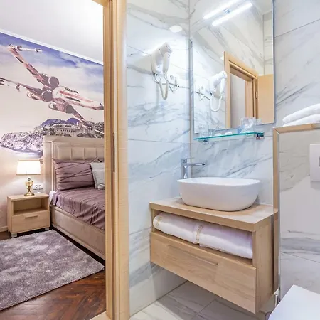 Seven Stars Gæstehus 4*
